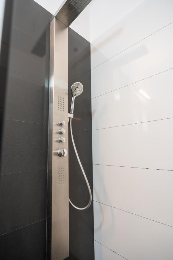 Cozy & Spacious Flat Near Victoriei Square Bucarest Extérieur photo